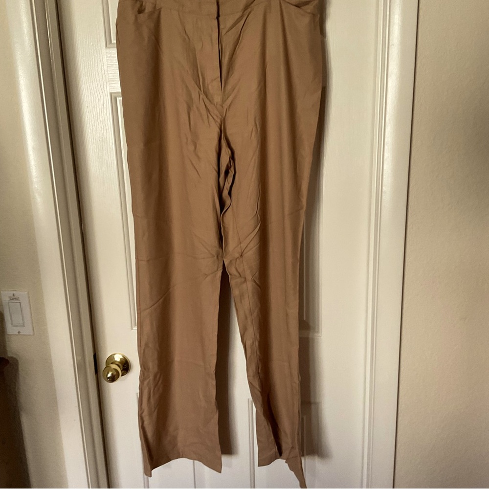 New York and comp lightweight tan trousers